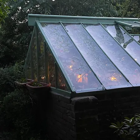 Guest house Crofton House